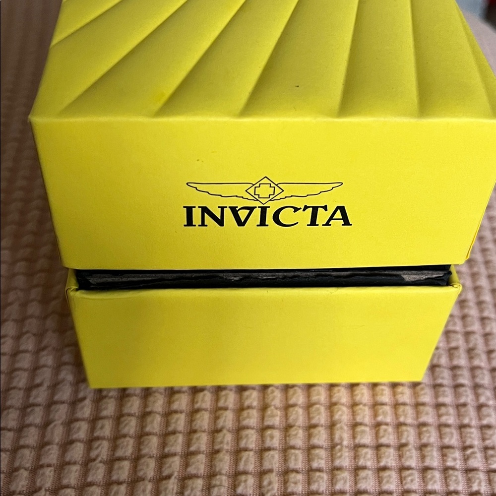 Invicta Silver Dive Watch with Date Feature - Picture 2 of 2